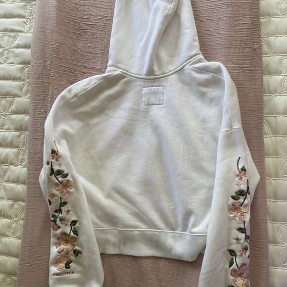 Women's Hollister Cropped Embroidered Hoodie - Picture 3 of 10